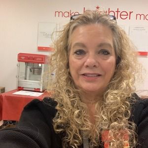 Meet your Posher, Debbie